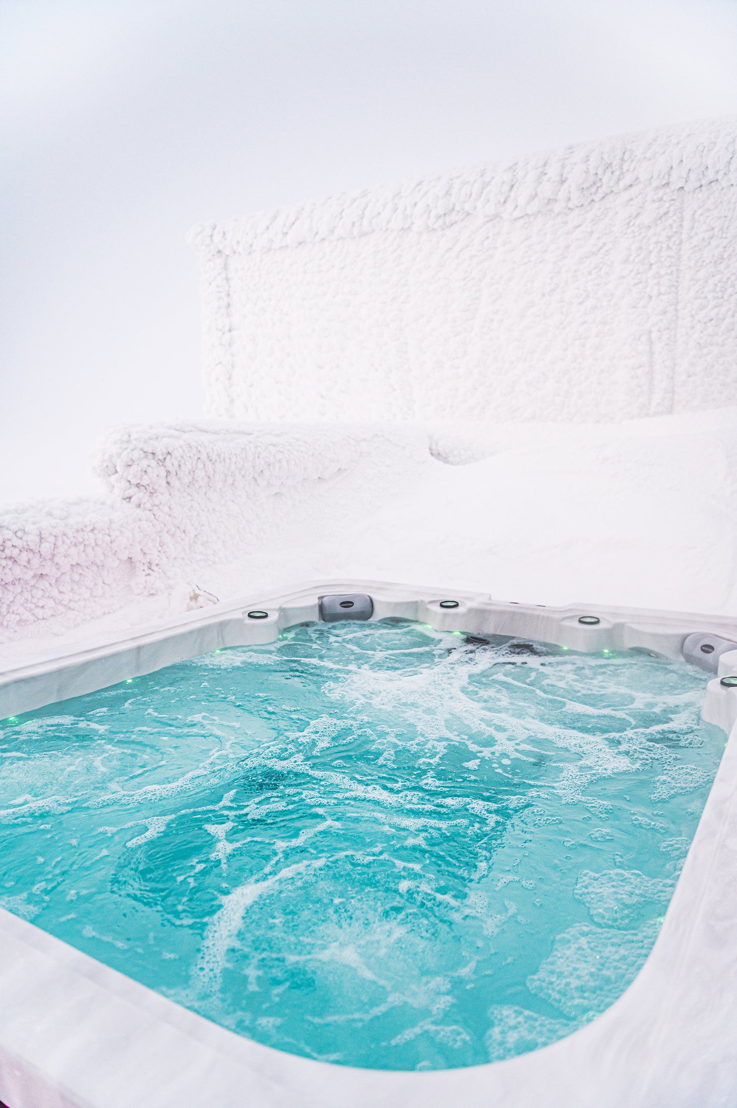 Ylläsravintolat Huipun saunan ulkoporeallas Yllästunturin huipulla.