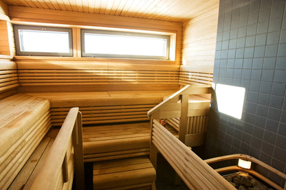 Naisten saunavuoro klo 15 | Huipun sauna